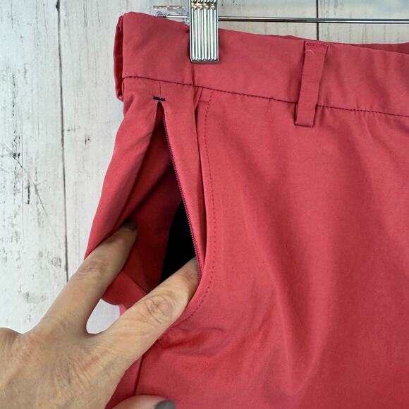 Vineyard Vines Sailors Red 9 Inch Performance On-The-Go Shorts 1H001073 Size 30 - Picture 4 of 16